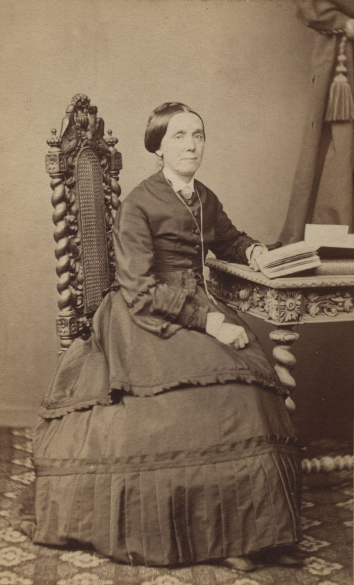 Emilie Theobald, geb. Uhl. Um 1860.